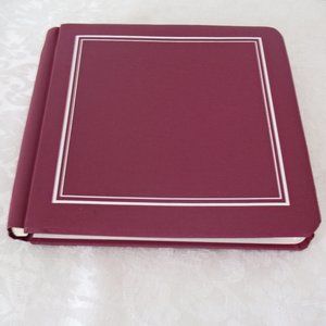 CREATIVE MEMORIES SCRAPBOOK ALBUM 7X7 Maroon Border & Pages